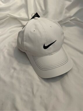 NWT Nike Golf Performance Hat